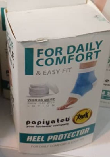 تصویر جوراب ترک پا نیمه سیلیکونی با طراحی انگشت آزاد و رویه نخی